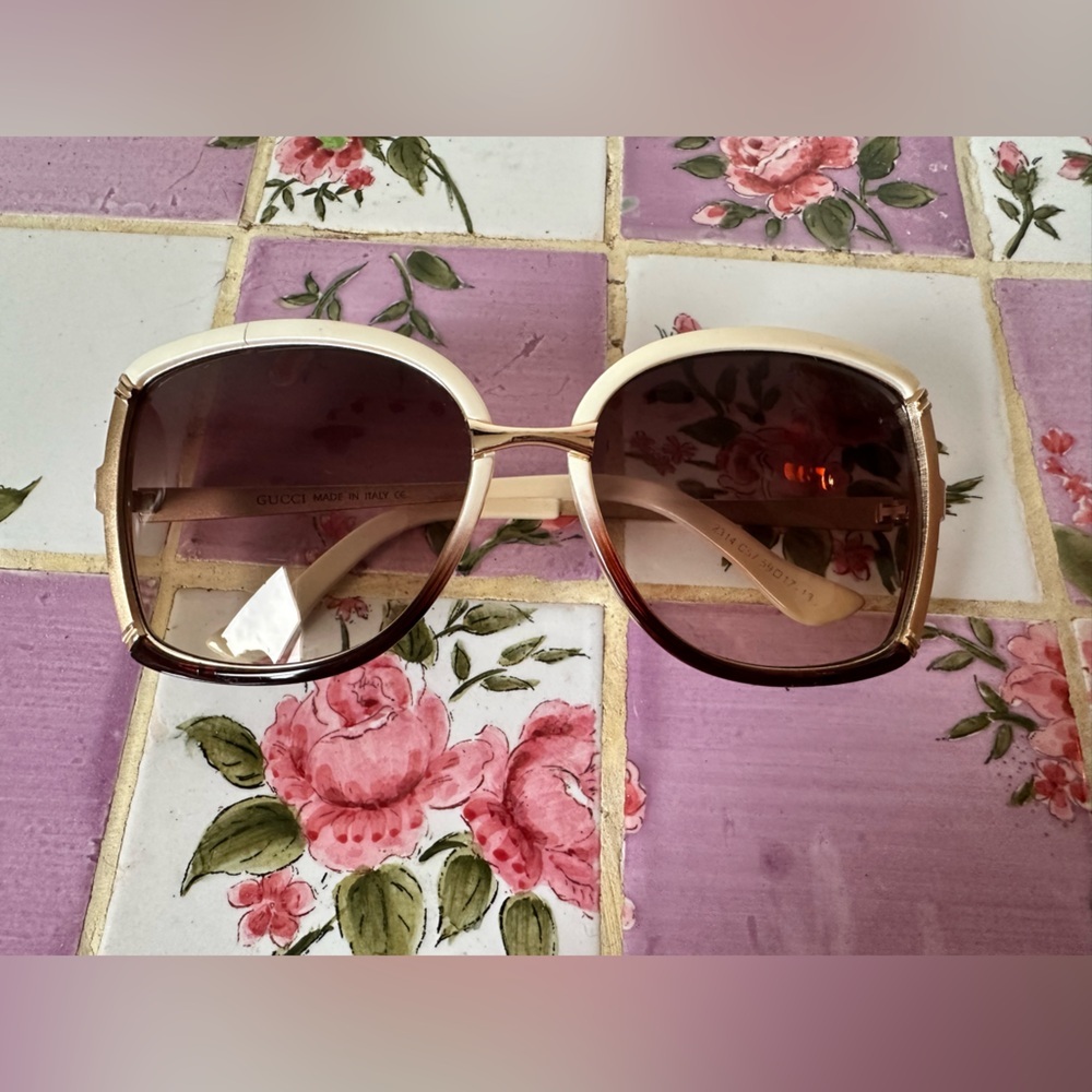 Gucci Women's Brown Cream Gold Oversized Sunglasses - Picture 8 of 11